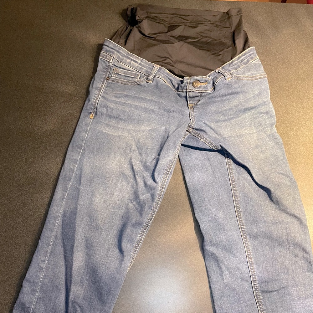Thyme Maternity capri jeans